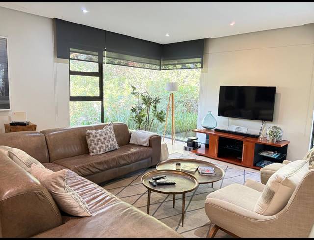 3 BEDROOM TOWNHOUSE TO LET IN ZIMBALI ESTATE